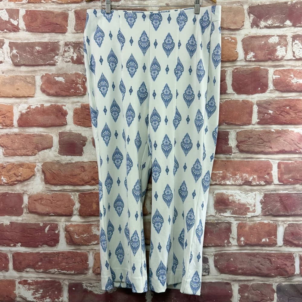 Chico's Pants Women's 14 White Blue Boho Batik Floral Stretchy Pull On Trousers